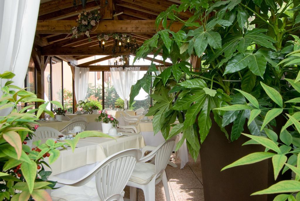 Hotel Ferro Di Cavallo ปาวุลโล เนล ฟริญาโน ภายนอก รูปภาพ