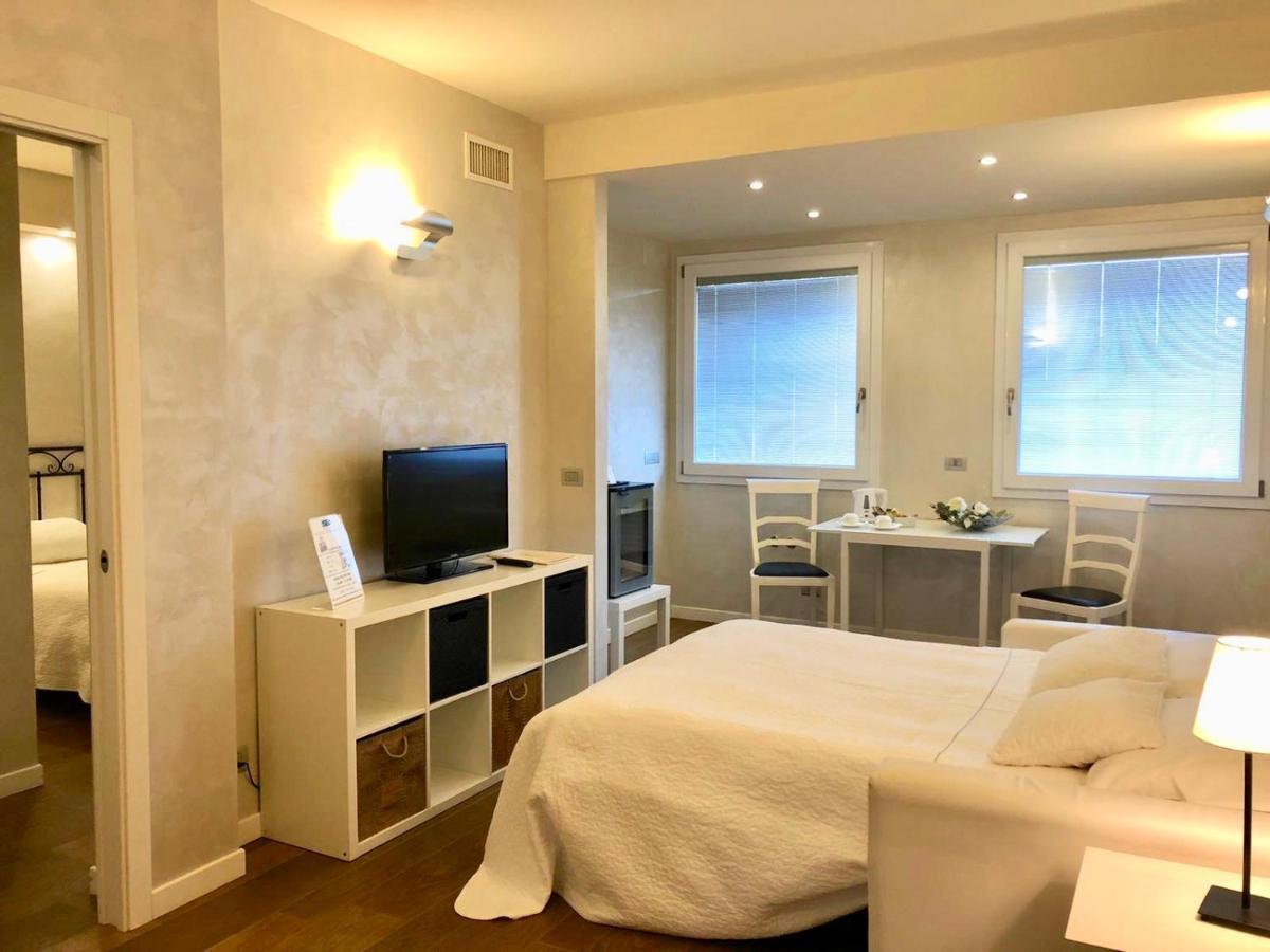 Hotel Ferro Di Cavallo ปาวุลโล เนล ฟริญาโน ภายนอก รูปภาพ