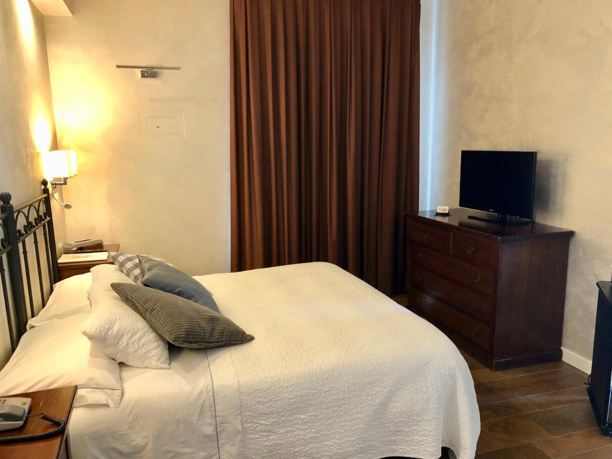 Hotel Ferro Di Cavallo ปาวุลโล เนล ฟริญาโน ภายนอก รูปภาพ