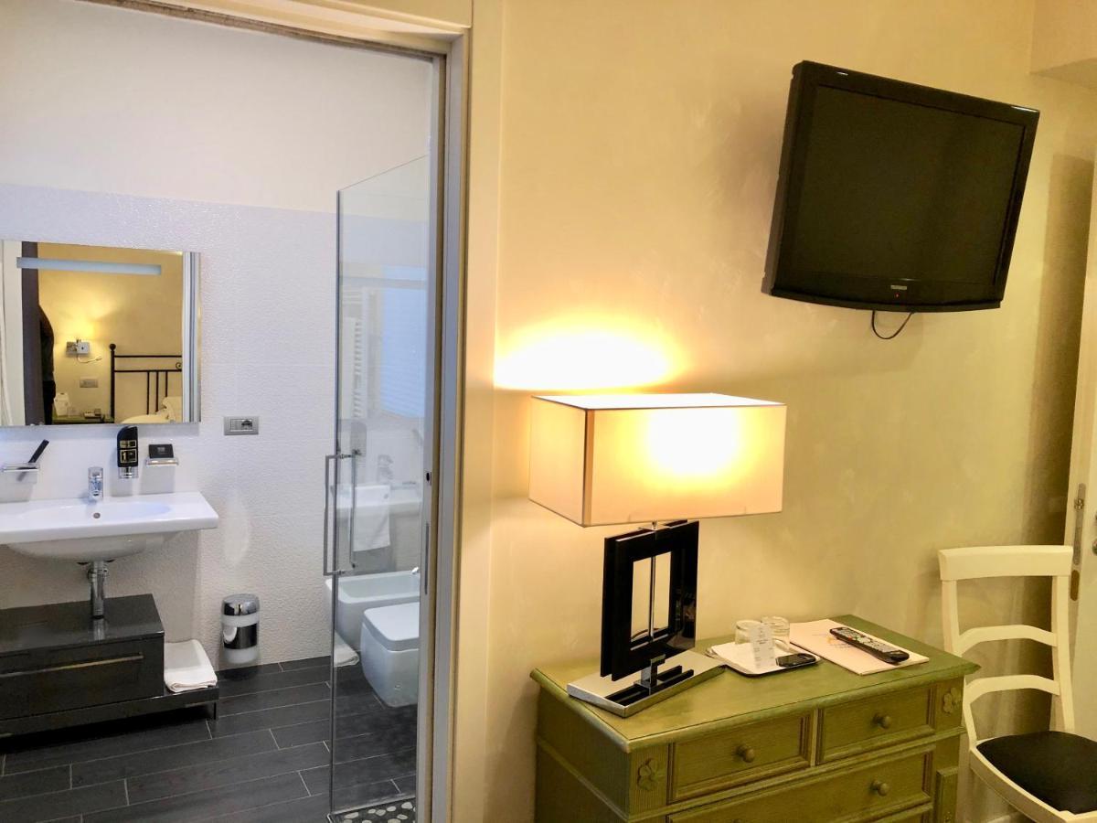 Hotel Ferro Di Cavallo ปาวุลโล เนล ฟริญาโน ภายนอก รูปภาพ